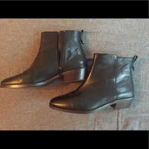 Coach Carmen Bootie, size 9